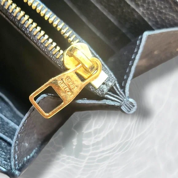 Authentic Louis Vuitton Sarah wallet - Picture 6 of 12